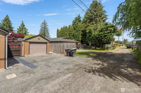 Exterior - 332 26th Ave, Longview, WA 98632 photo 9 of 10