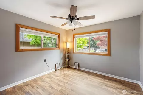 Bedroom - 332 26th Ave, Longview, WA 98632 photo 4 of 5