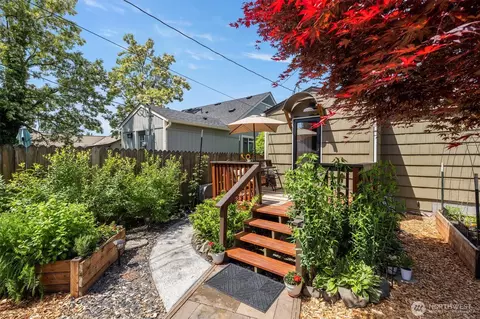 Exterior - 332 26th Ave, Longview, WA 98632 photo 3 of 10