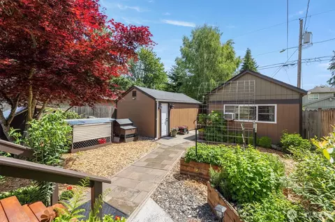 Exterior - 332 26th Ave, Longview, WA 98632 photo 5 of 10