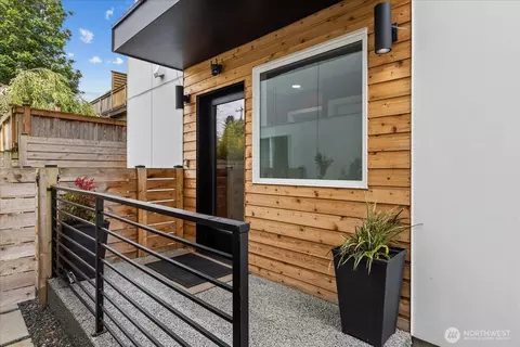 6055 7th Ave NW, Seattle, WA 98107