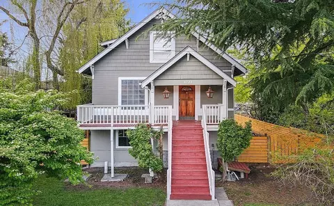 8723 Palatine Ave N, Seattle, WA 98103