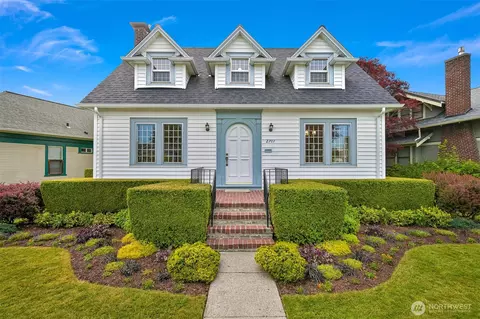 2701 Ellis St, Bellingham, WA 98225