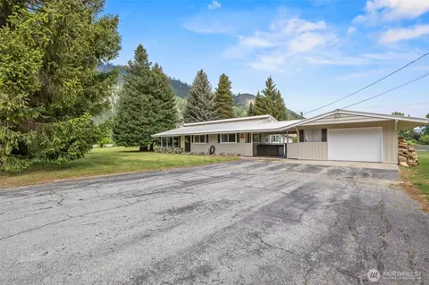 7938 E Leavenworth Rd, Leavenworth, WA 98826