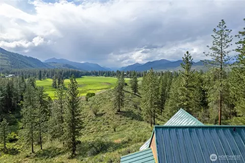 11 Appaloosa Rd, Winthrop, WA 98862