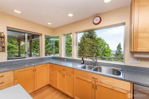 Kitchen - 322 Ravens Ridge Rd, Sequim, WA 98382 photo 4 of 5