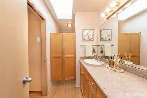 Bath - 322 Ravens Ridge Rd, Sequim, WA 98382 photo 3 of 4