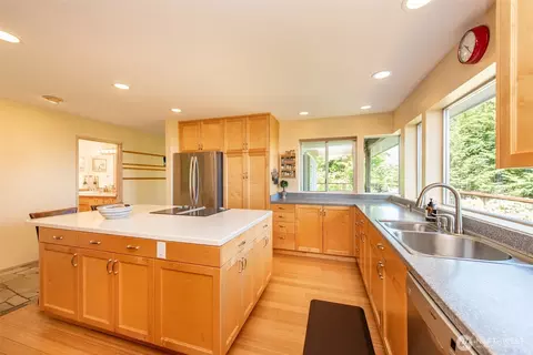 Kitchen - 322 Ravens Ridge Rd, Sequim, WA 98382 photo 2 of 5