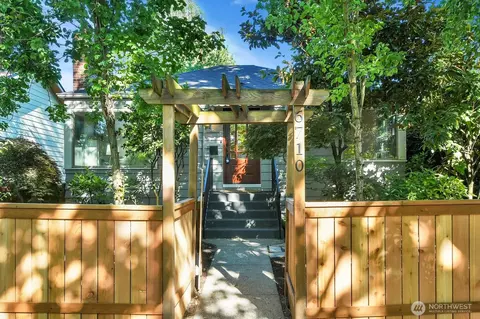 6710 Flora Ave S, Seattle, WA 98108
