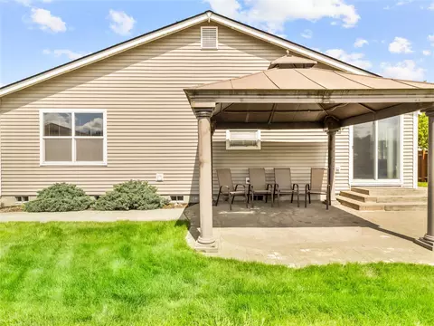 Exterior - 1209 Nunnally Ave NW, Orting, WA 98360 photo 5 of 9