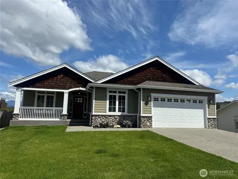 411 100th Ave NE, Lake Stevens, WA 98258