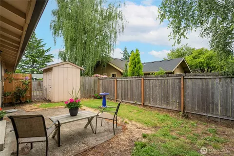 Exterior - 1900 E St, Vancouver, WA 98663 photo 14 of 17