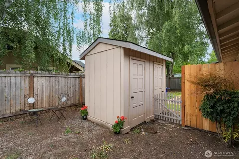 Exterior - 1900 E St, Vancouver, WA 98663 photo 6 of 17