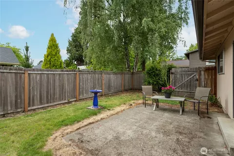 Exterior - 1900 E St, Vancouver, WA 98663 photo 13 of 17