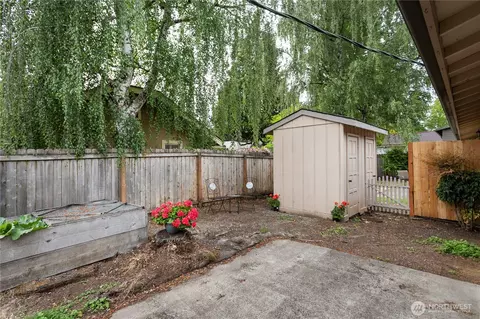 Exterior - 1900 E St, Vancouver, WA 98663 photo 4 of 17