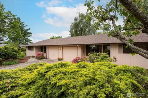 Exterior - 1900 E St, Vancouver, WA 98663 photo 10 of 17