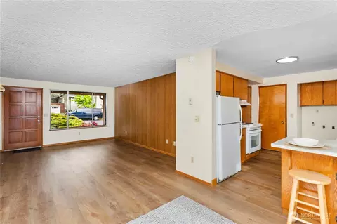 Living - 1900 E St, Vancouver, WA 98663 photo 4 of 4