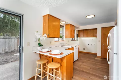 Kitchen - 1900 E St, Vancouver, WA 98663 photo 1 of 7