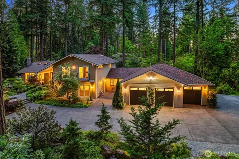 13520 NE 50th St, Bellevue, WA 98005