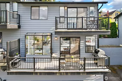 817 Kitsap St, Port Orchard, WA 98366