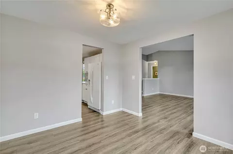 906 Olsen Pl, Enumclaw, WA 98022 photo 13