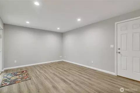 906 Olsen Pl, Enumclaw, WA 98022 photo 17
