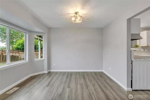 906 Olsen Pl, Enumclaw, WA 98022 photo 11