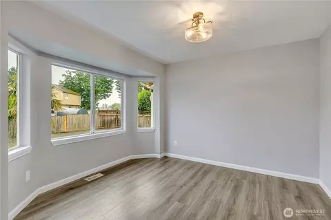906 Olsen Pl, Enumclaw, WA 98022 photo 12