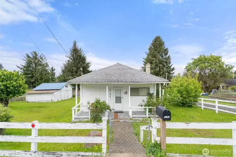 2162 Harvard St, Raymond, WA 98577