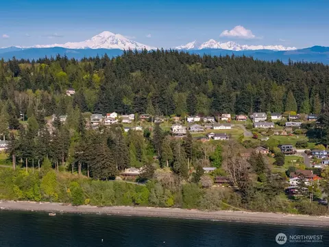 2579 W Shore Dr, Lummi Island, WA 98262