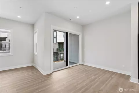 Living - 18809 99th Pl NE #B, Bothell, WA 98011 photo 3 of 5