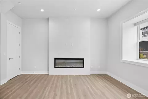 Living - 18809 99th Pl NE #B, Bothell, WA 98011 photo 2 of 5