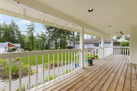 140 E Mountain View Dr, Allyn, WA 98524 photo 5