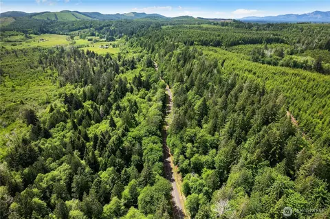 1050 W Shelton Valley Rd, Shelton, WA 98584