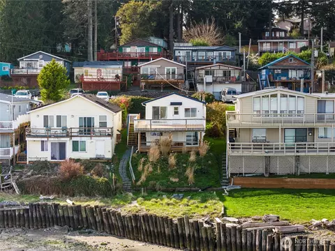 7513 Hermosa Beach Rd, Tulalip, WA 98271