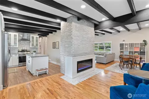 18568 Densmore Ave N, Shoreline, WA 98133