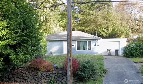 2116 Rocky Point Rd NW, Bremerton, WA 98312