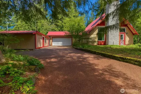 109 Mountain View Dr S, Ashford, WA 98304
