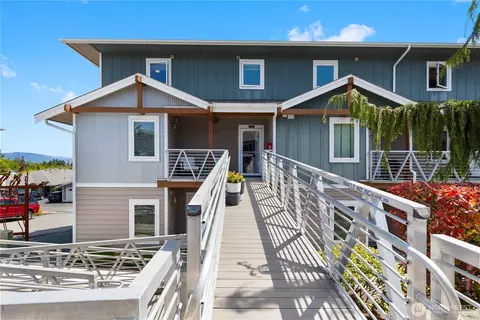 3614 Portage Ln #206, Anacortes, WA 98221