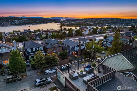 View/Area - 2222 Broadway E, Seattle, WA 98102 photo 1 of 2