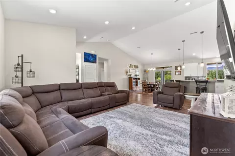 Living - 3 Kingfisher Rd, Twisp, WA 98856 photo 1 of 2