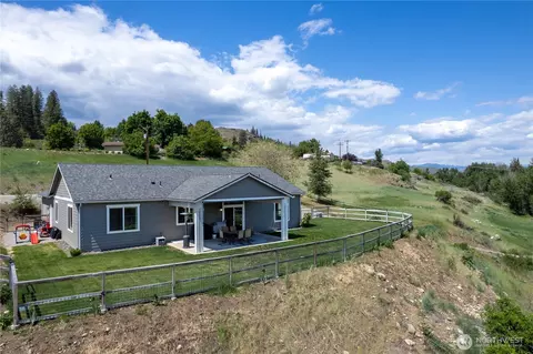 Exterior - 3 Kingfisher Rd, Twisp, WA 98856 photo 2 of 9