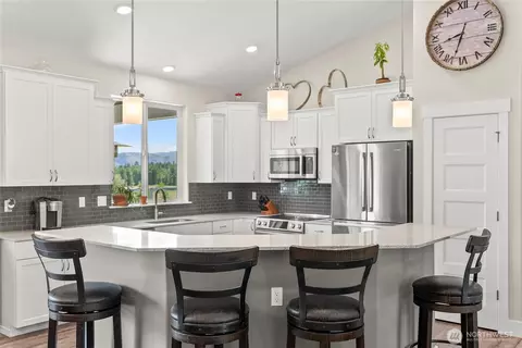 Kitchen - 3 Kingfisher Rd, Twisp, WA 98856 photo 4 of 4