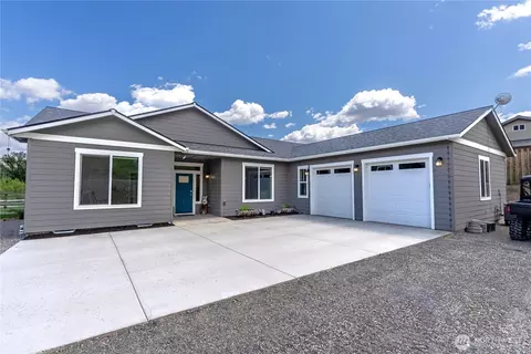 Exterior - 3 Kingfisher Rd, Twisp, WA 98856 photo 4 of 9