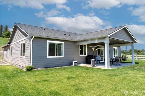 Exterior - 3 Kingfisher Rd, Twisp, WA 98856 photo 1 of 9