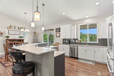 Kitchen - 3 Kingfisher Rd, Twisp, WA 98856 photo 2 of 4