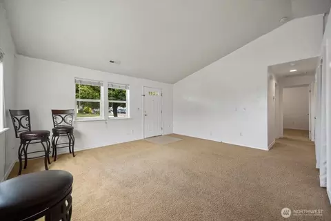 Living - 5712 Ochoco Ln, Pasco, WA 99301 photo 1 of 1