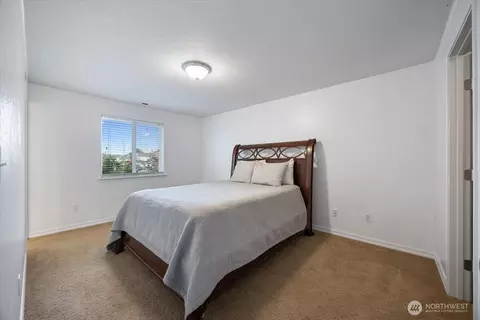Bedroom - 5712 Ochoco Ln, Pasco, WA 99301 photo 5 of 6