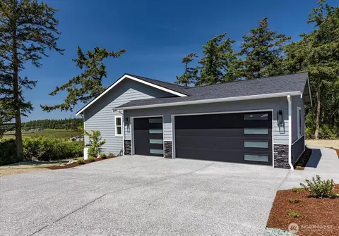 992 Walker Heights Pl, Oak Harbor, WA 98277