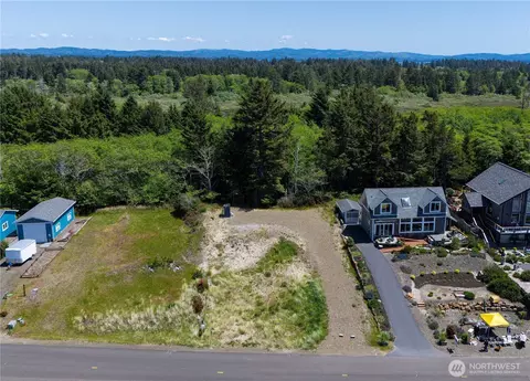 35000 J Pl, Ocean Park, WA 98640